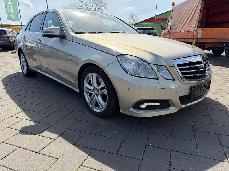 Gebraucht Mercedes E350 292 PS (214 kW) 2009 Gold Limousine