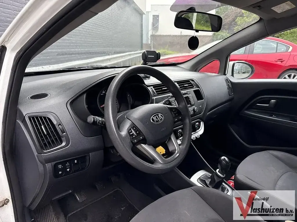 Gebraucht Kia Rio 75 PS (55 kW) 2014 Weiß Limousine