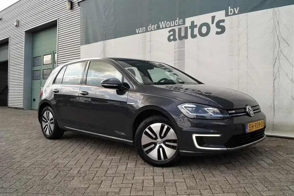 Gebraucht VW e-Golf 100 kW (136 PS) 2018 Grau Kleinwagen