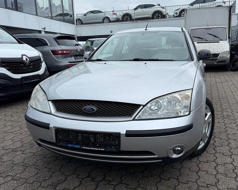Gebraucht Ford Mondeo Ghia 125 PS (91 kW) 2002 Silber Limousine
