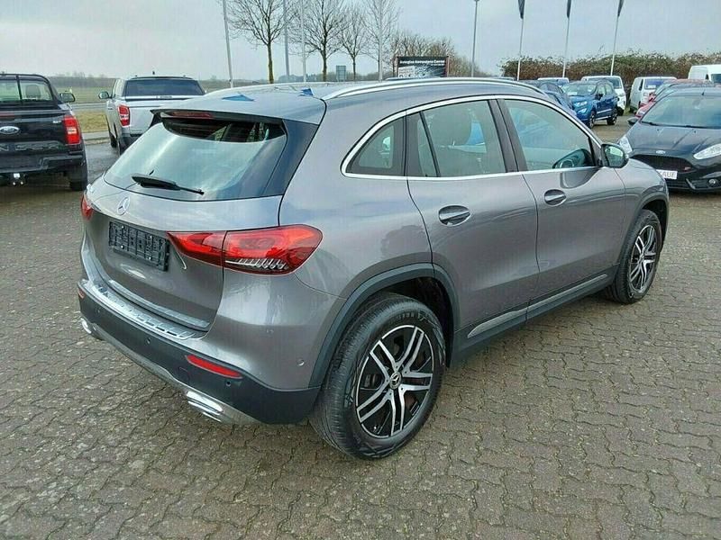 Gebraucht Mercedes GLA200 Progressive 163 PS (119 kW) 2022 Mountaingrau (metallic) SUV