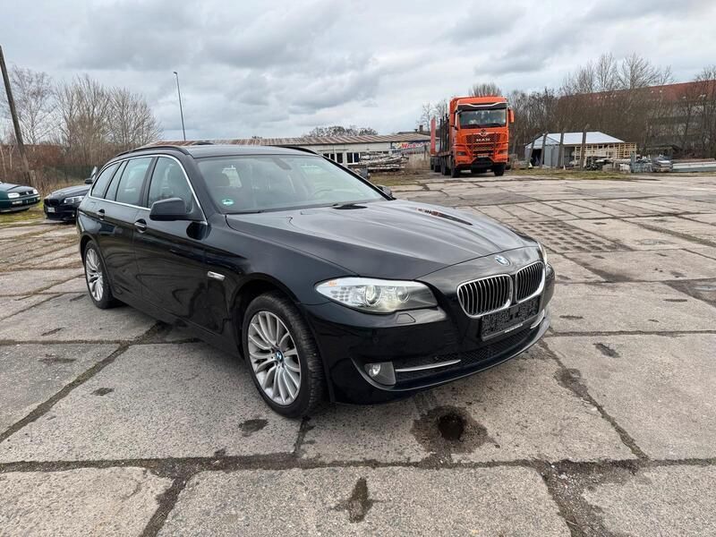 Schwarz Gebraucht 2012 BMW 520 Kombi | 7.000 € (Superpreis) - Bild 1/4