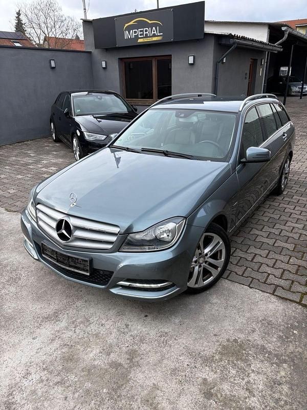 Gebraucht Mercedes C180 156 PS (114 kW) 2011 Grau Kombi