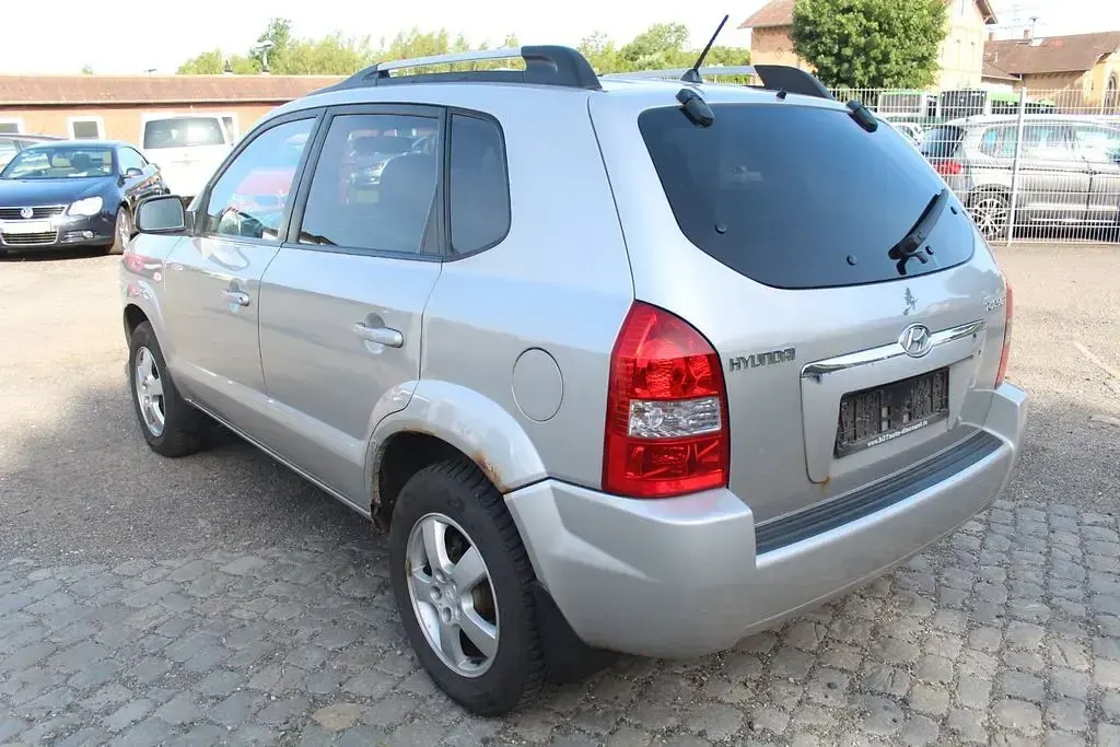 Gebraucht Hyundai Tucson GLS 141 PS (103 kW) 2006 Silber SUV