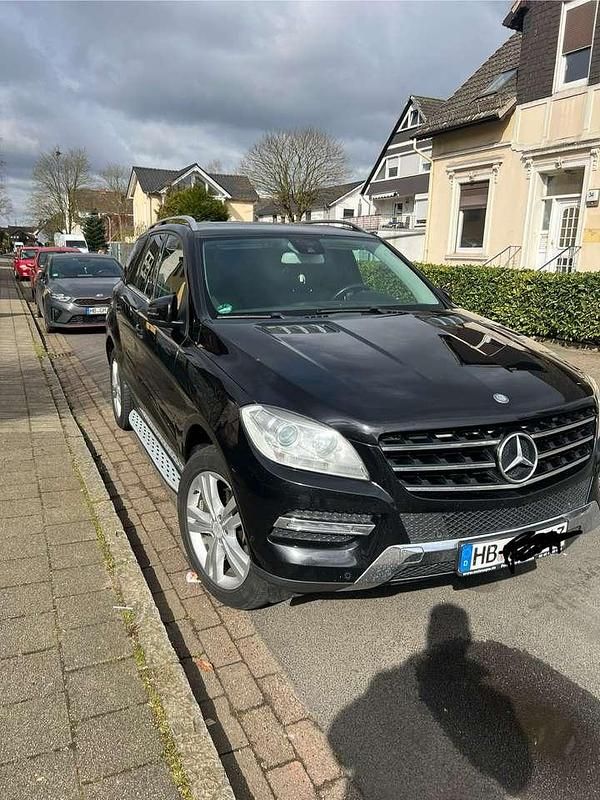 Schwarz Gebraucht 2012 Mercedes ML350 SUV | 17.999 € (Teuer) - Bild 1/4