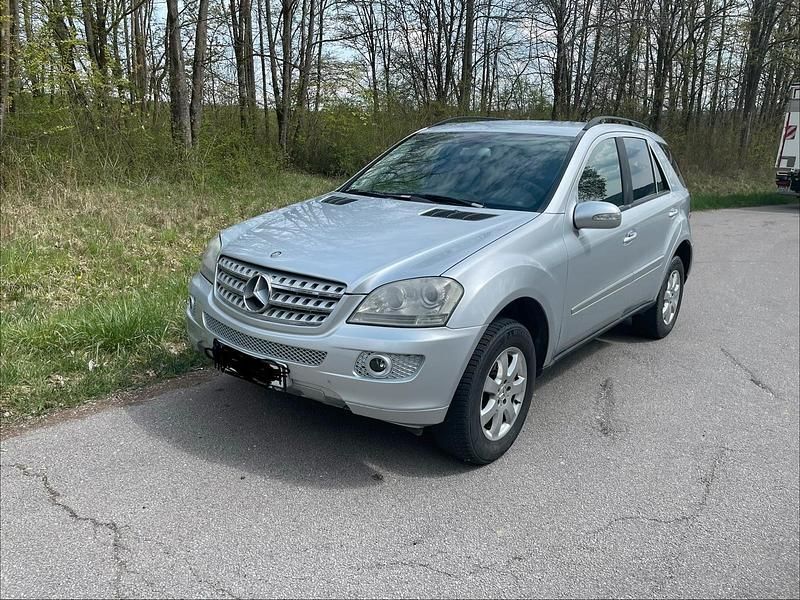 Gebraucht Mercedes ML320 224 PS (164 kW) 2006 Silber SUV