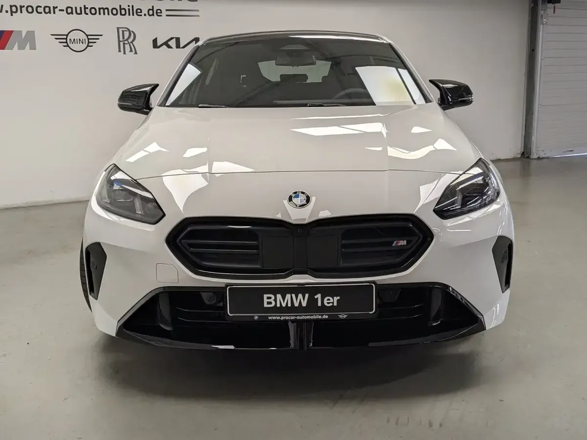 Neu BMW M135 M Sport 300 PS (220 kW) 2026 Weiß Kleinwagen