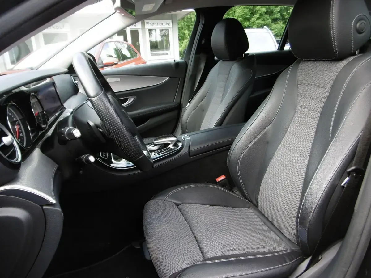 Gebraucht Mercedes E200 Avantgarde 184 PS (135 kW) 2017 Schwarz Kombi