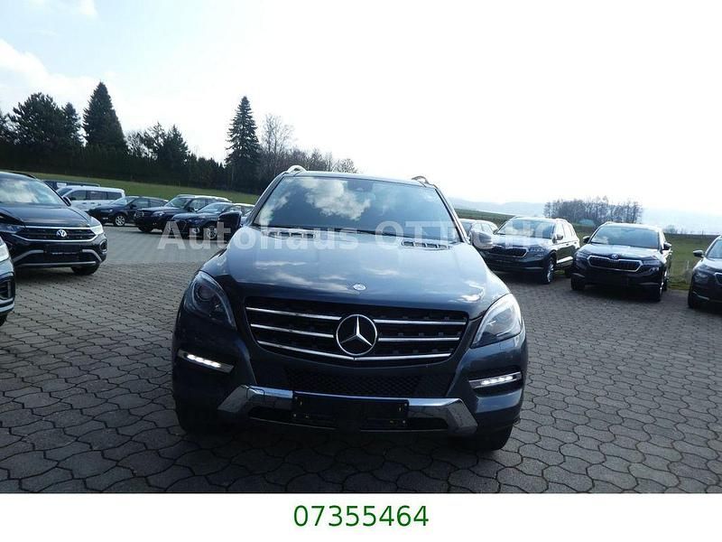Gebraucht Mercedes ML350 258 PS (189 kW) 2012 Grau SUV