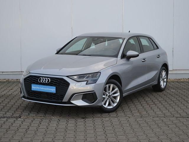 Gebraucht Audi A3 Basis 110 PS (80 kW) 2022 Silber (florettsilber metallic) Limousine