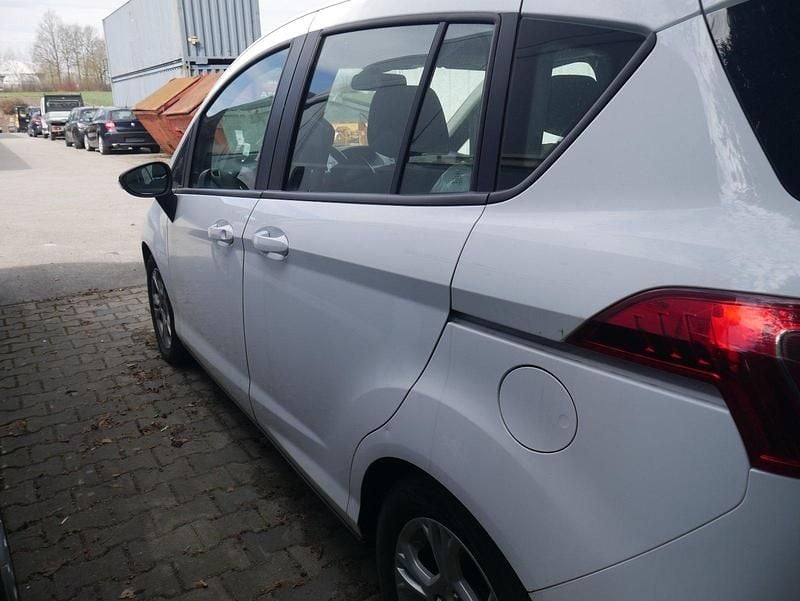 Gebraucht Ford B-MAX Trend 101 PS (74 kW) 2013 Weiß Van / Kleinbus