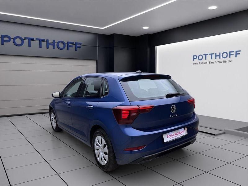Gebraucht VW Polo Life 80 PS (58 kW) 2022 Reef blue metallic Kleinwagen