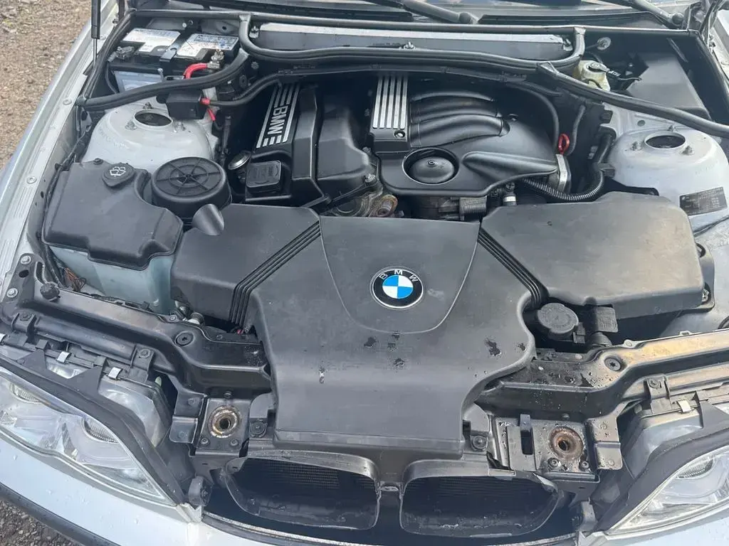 Gebraucht BMW 318 143 PS (105 kW) 2003 Silber Kombi