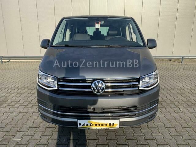 Gebraucht VW Caravelle Highline 204 PS (150 kW) 2018 Grau metallic Van