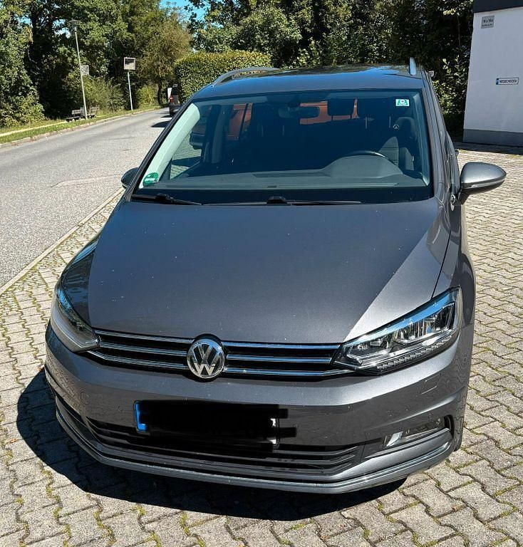 Grau Gebraucht 2016 VW Touran Highline Van / Kleinbus | 16.450 € (Superpreis) - Bild 1/4