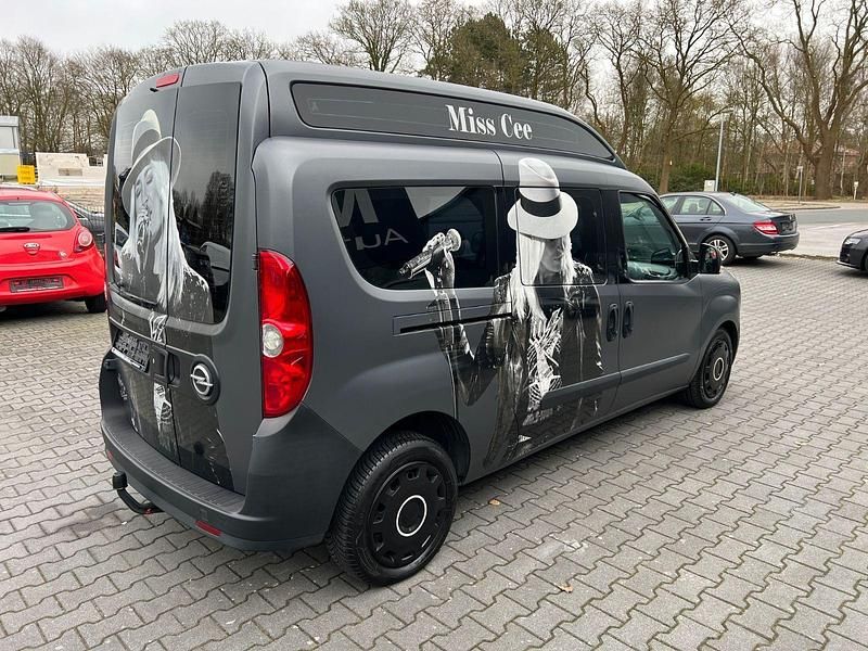 Second-hand Opel Combo 120 CP (88 kW) 2017 Albastru Monovolum