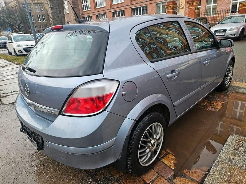 Gebraucht Opel Astra Edition+ 90 PS (66 kW) 2006 Silber Limousine