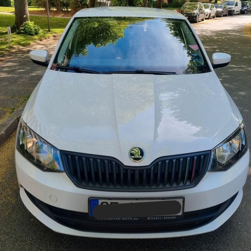 Weiß Gebraucht 2016 Skoda Fabia Active Kleinwagen | 4.990 € (Guter Preis) - Bild 1/4