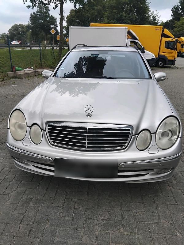 Gebraucht Mercedes E240 Avantgarde 177 PS (130 kW) 2004 Silber Kombi
