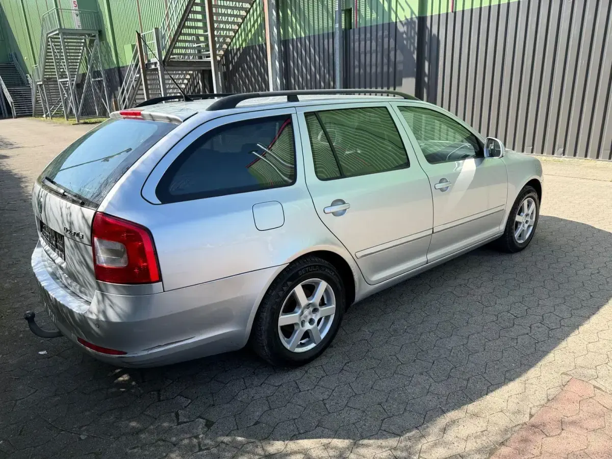 Gebraucht Skoda Octavia 105 PS (77 kW) 2009 Kombi