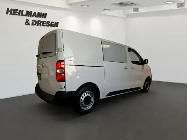 Usado Opel Vivaro-e Combi Elegance 100 kW (136 HP) 2022 Branco Van