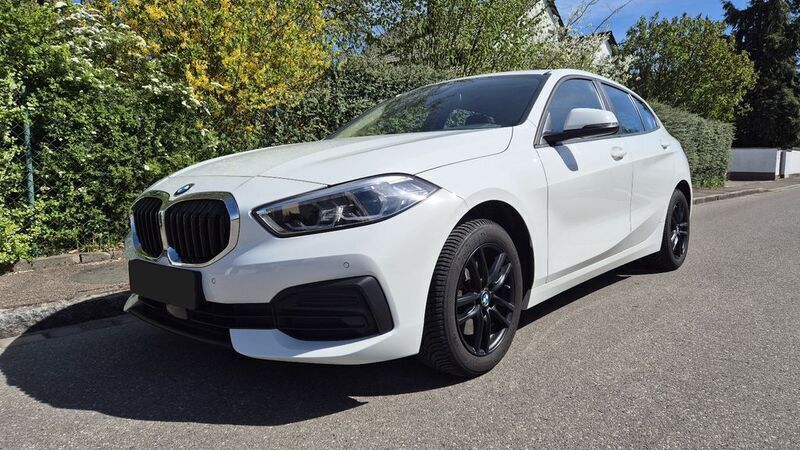 Weiß Gebraucht 2022 BMW 116 Advantage Kleinwagen | 20.950 € (Fairer Preis) - Bild 1/4
