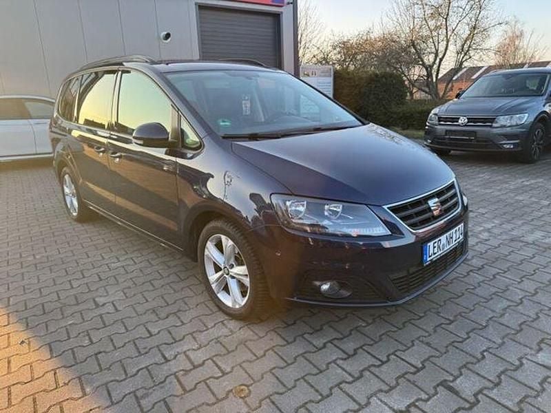 Blau Gebraucht 2016 Seat Alhambra Van / Kleinbus | 16.800 € (Guter Preis) - Bild 1/4