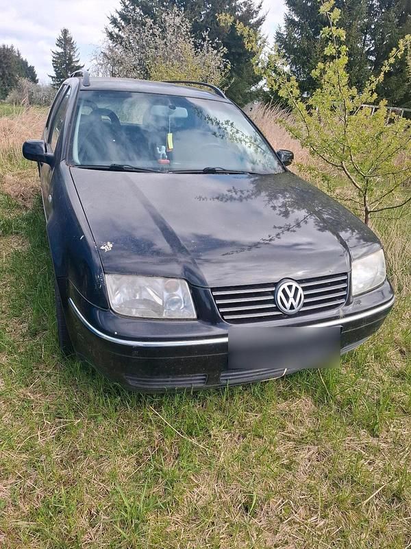Second-hand VW Bora 131 CP (96 kW) 2004 Negru Break