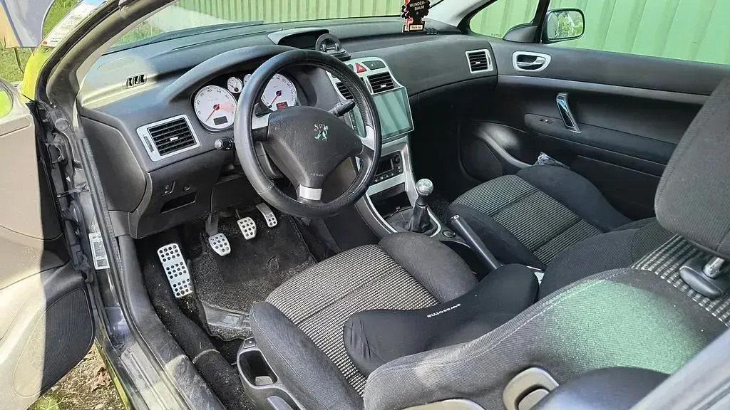 Gebraucht Peugeot 307 CC Tendance 140 PS (102 kW) 2006 Schwarz Cabrio