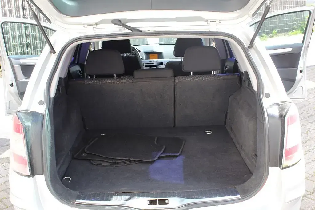 Gebraucht Opel Astra Sport 140 PS (102 kW) 2007 Silber Limousine