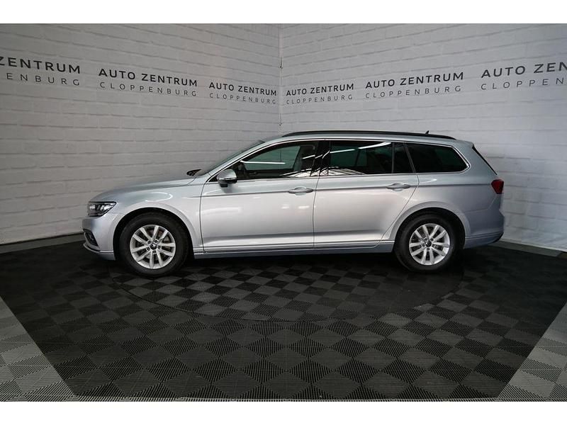 Gebraucht VW Passat Business 122 PS (89 kW) 2022 Imola/sonnengelb Kombi