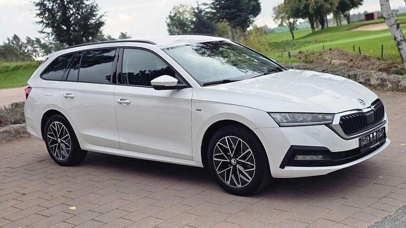 Weiß Gebraucht 2021 Skoda Octavia Clever Limousine | 19.980 € (Guter Preis) - Bild 1/4