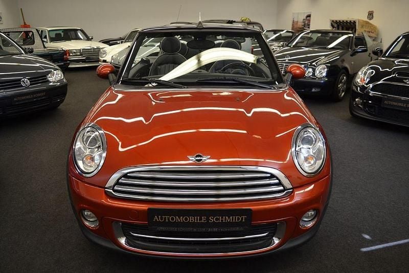 Second-hand Mini Cooper Cabriolet 122 CP (89 kW) 2011 Portocaliu Cabrio