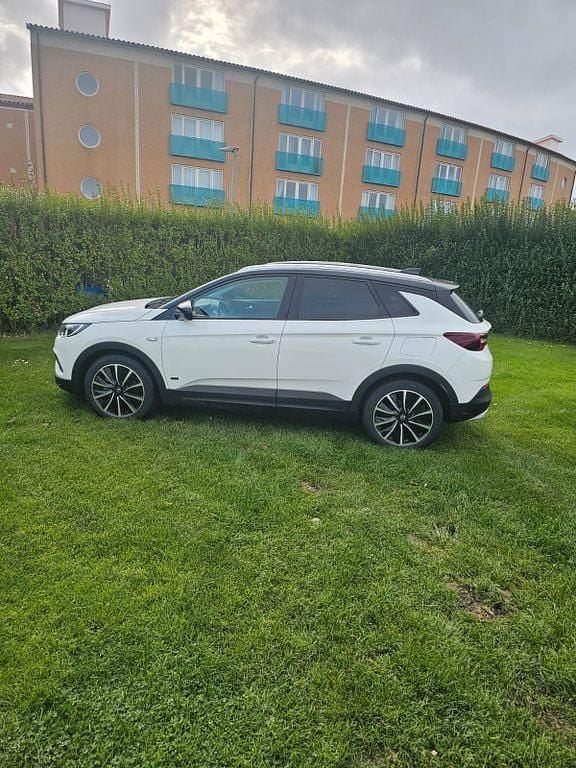 Weiß Gebraucht 2021 Opel Grandland X SUV | 20.900 € (Guter Preis) - Bild 1/4