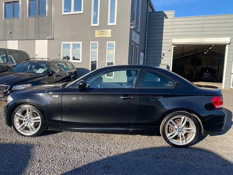 Schwarz Gebraucht 2010 BMW 118 M Sport Kleinwagen | 6.390 € (Teuer) - Bild 1/4