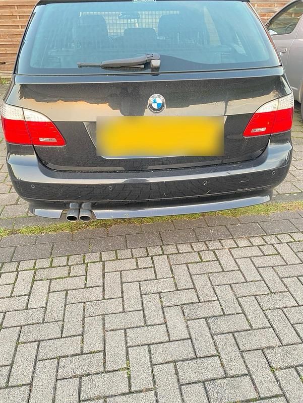 Gebraucht BMW 525 197 PS (144 kW) 2008 Schwarz Kombi