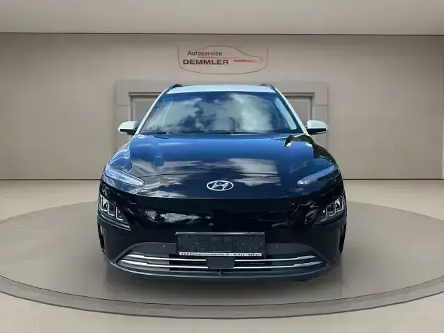 Gebraucht Hyundai Kona 100 kW (136 PS) 2021 Schwarz SUV