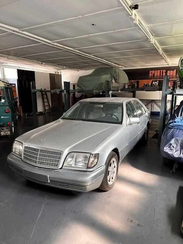 Grau Gebraucht 1991 Mercedes S300 Limousine | 3.500 € - Bild 1/4