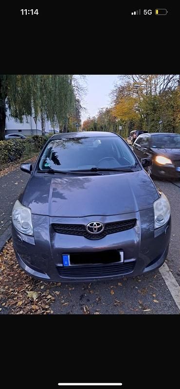 Grau Gebraucht 2007 Toyota Auris Sol Limousine | 3.500 € (Guter Preis) - Bild 1/4