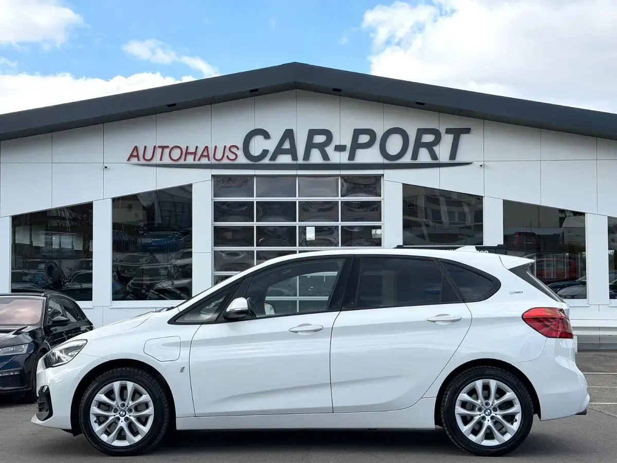 Gebraucht BMW 225 Sport Line 224 PS (164 kW) 2018 Weiß Kleinwagen