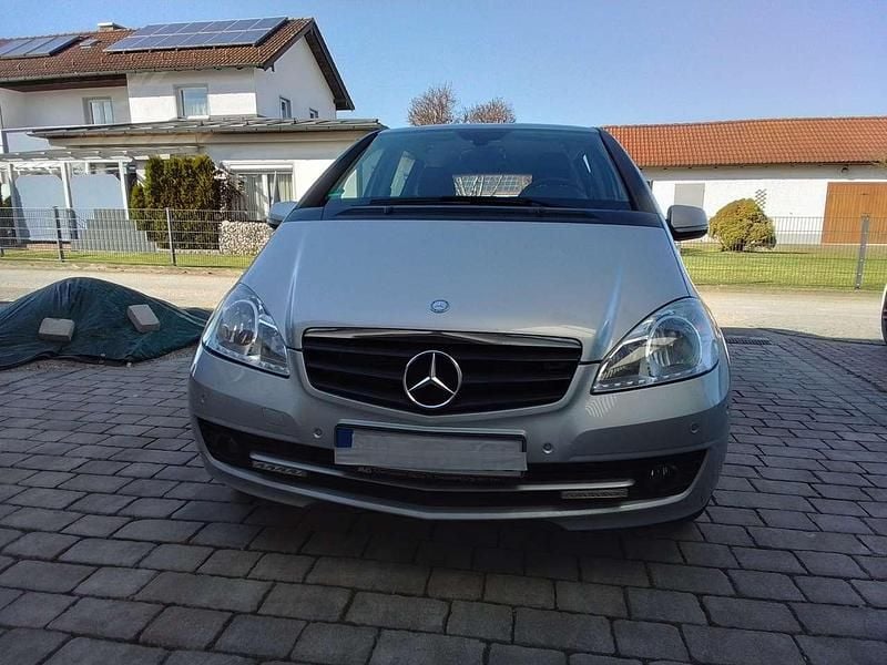 Gebraucht Mercedes A160 95 PS (69 kW) 2010 Grau Limousine