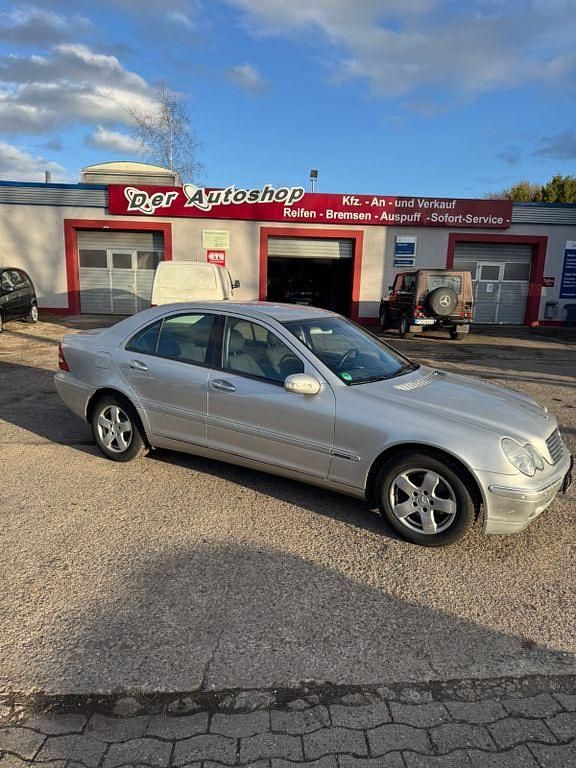Gebraucht Mercedes C180 Elegance 129 PS (94 kW) 2001 Silber Limousine