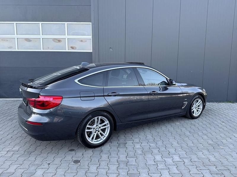 Gebraucht BMW 330 Luxury Line 258 PS (189 kW) 2016 Grau Limousine