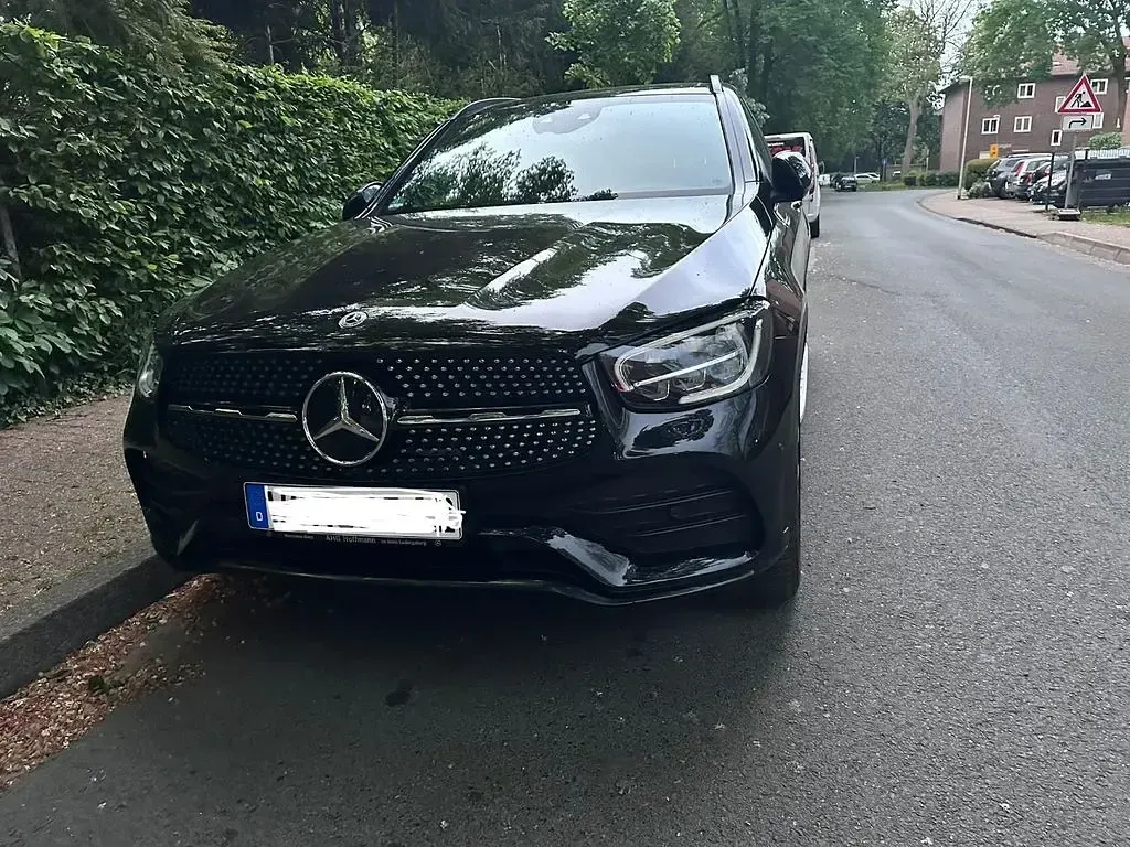 Gebraucht Mercedes GLC300 Exclusive 245 PS (180 kW) 2022 Schwarz SUV