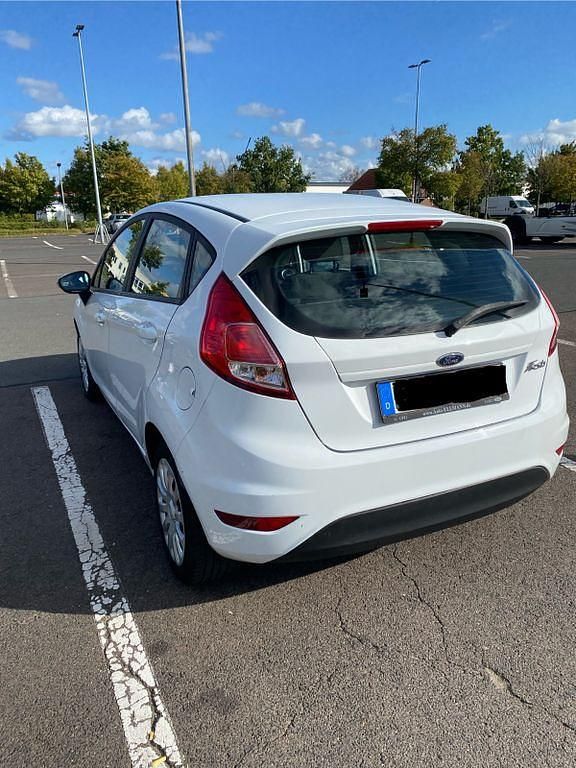 Gebraucht Ford Fiesta Trend 82 PS (60 kW) 2017 Weiß Limousine