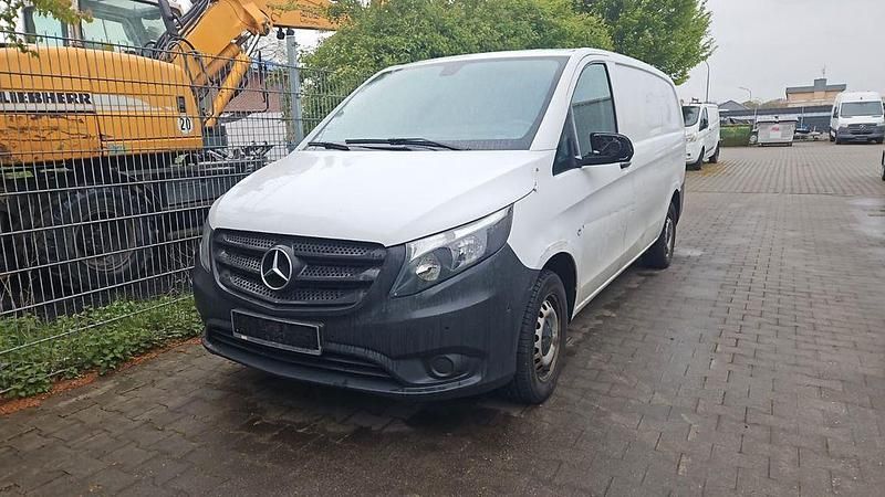 Gebraucht Mercedes Vito 163 PS (119 kW) 2017 Weiß Van