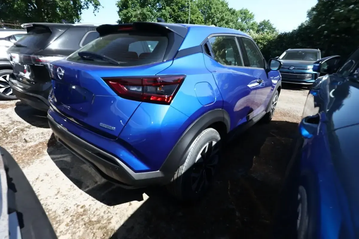 Neu Nissan Juke Acenta 143 PS (105 kW) 2025 Magnetic blue metallic SUV