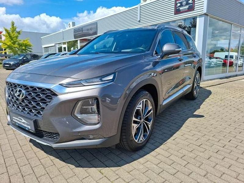 Grau Gebraucht 2019 Hyundai Santa Fe Premium SUV | 29.900 € (Teuer) - Bild 1/4