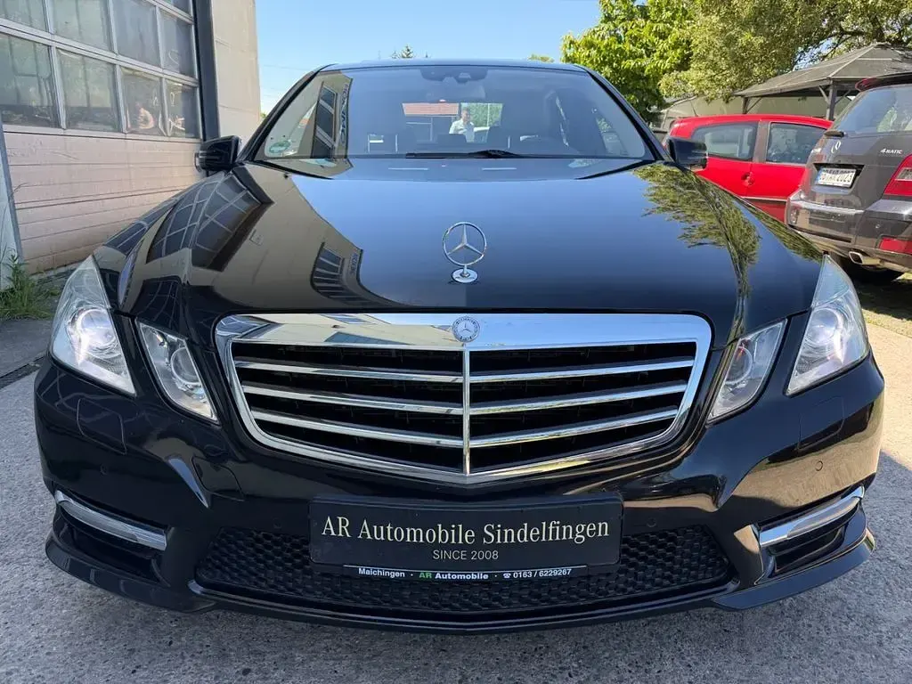 Gebraucht Mercedes E500 Sport 408 PS (300 kW) 2011 Schwarz Limousine