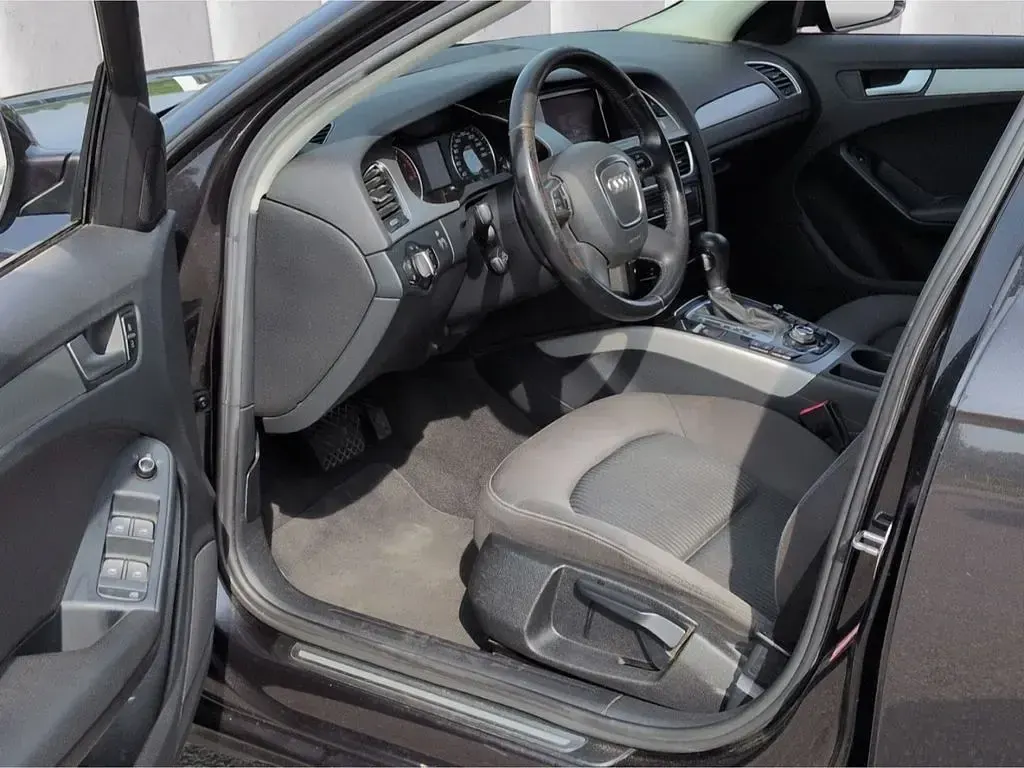 Gebraucht Audi A4 Attraction 179 PS (131 kW) 2010 Grau Kombi